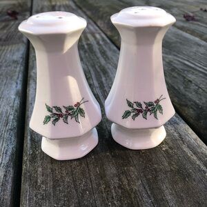 Nikko Happy Holidays Salt & Pepper Shakers Octagon Christmastime Japan